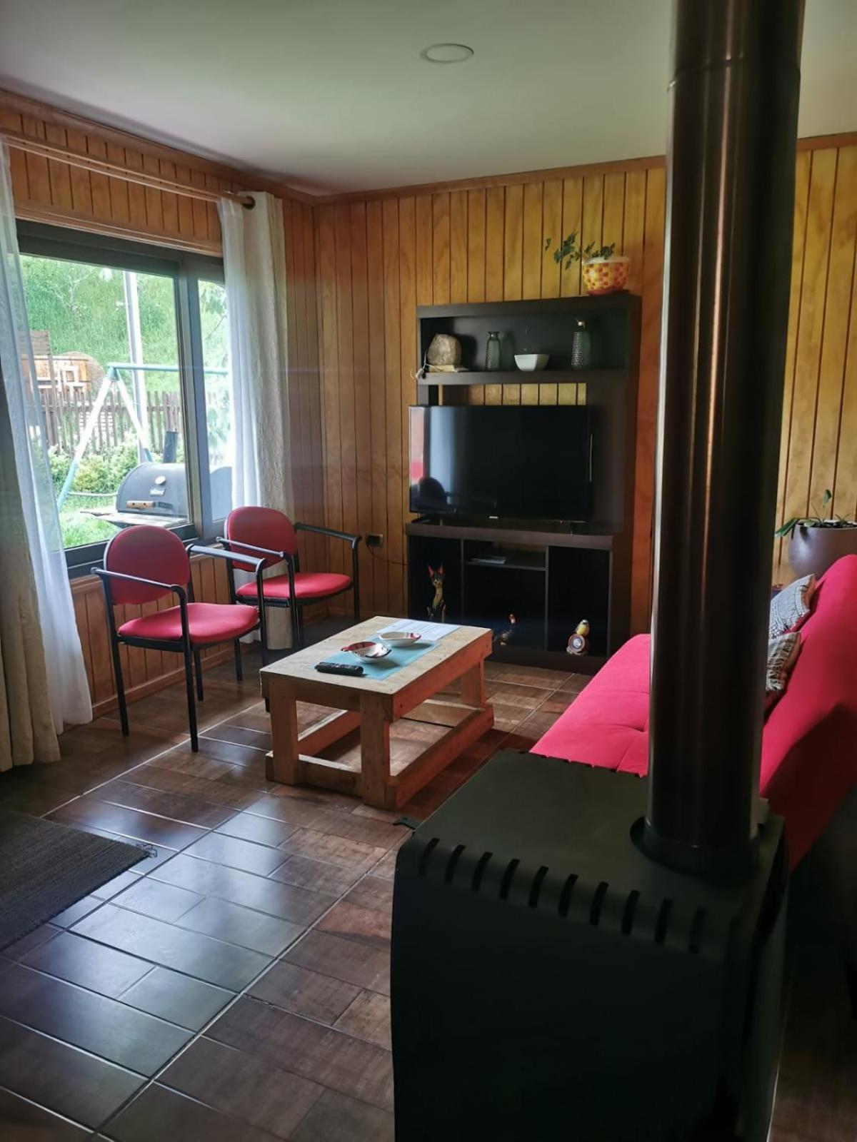 Borde Rio Coyhaique Cabana Y Tinaja Ngoại thất bức ảnh